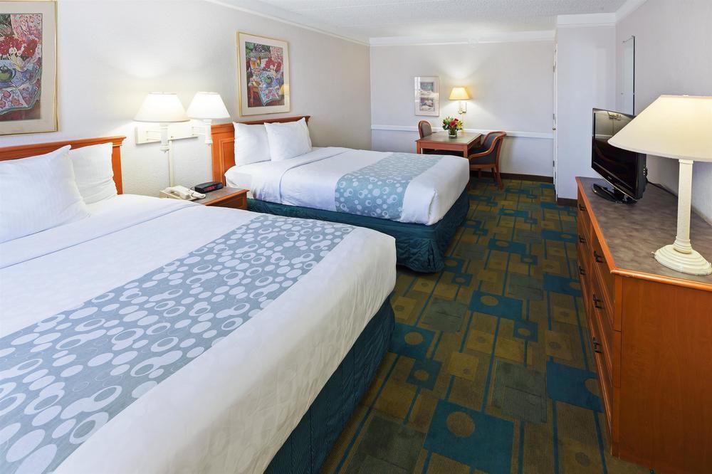 Hotel Super 8 By Wyndham 3*