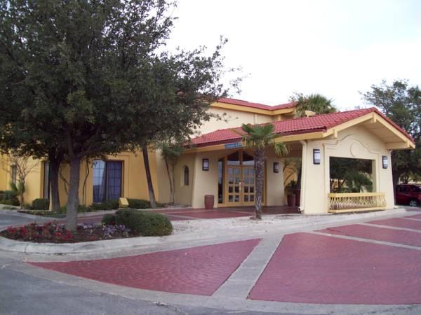 Hotel Super 8 By Wyndham Eagle Pass