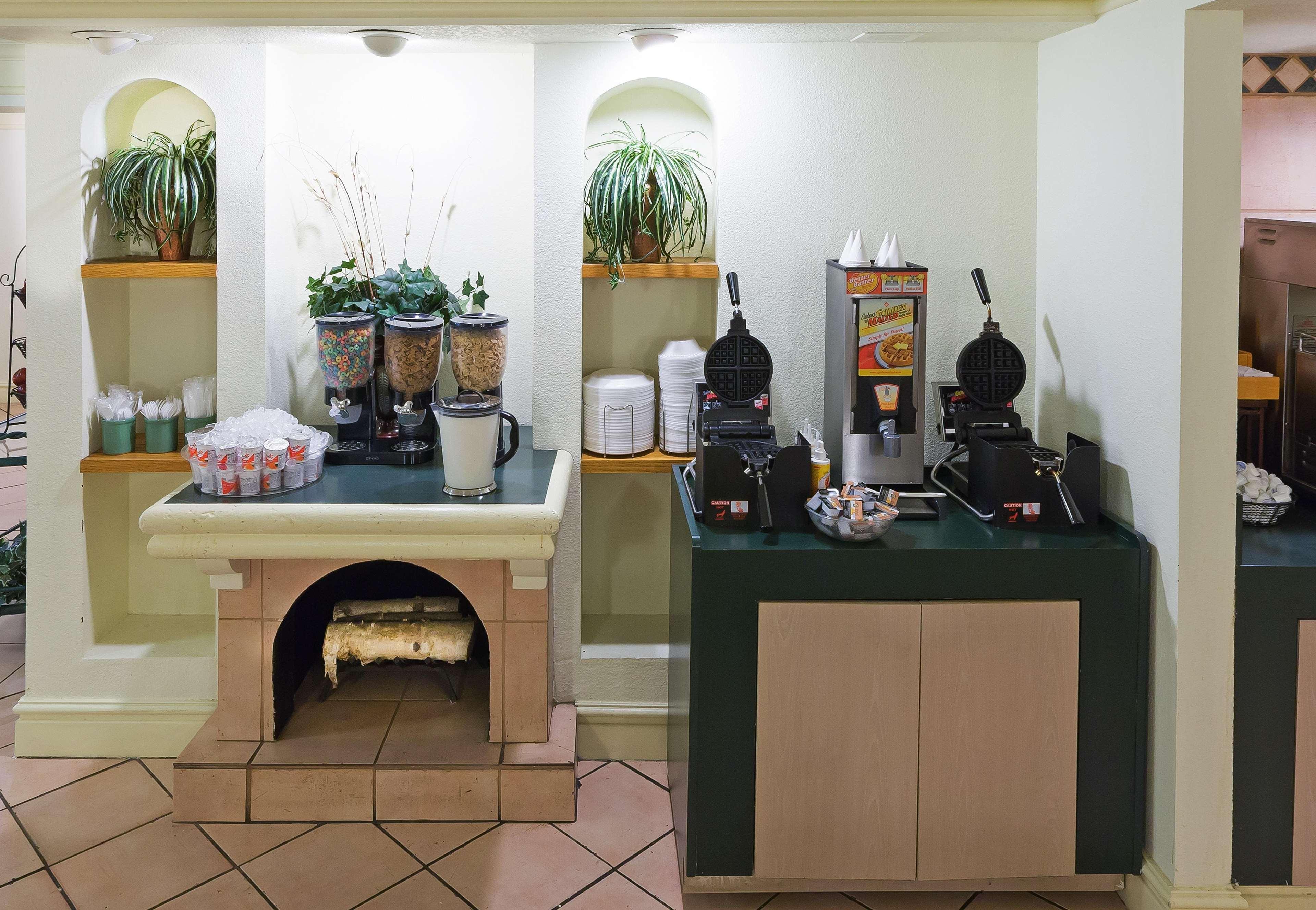 Hotel Super 8 By Wyndham 3*
