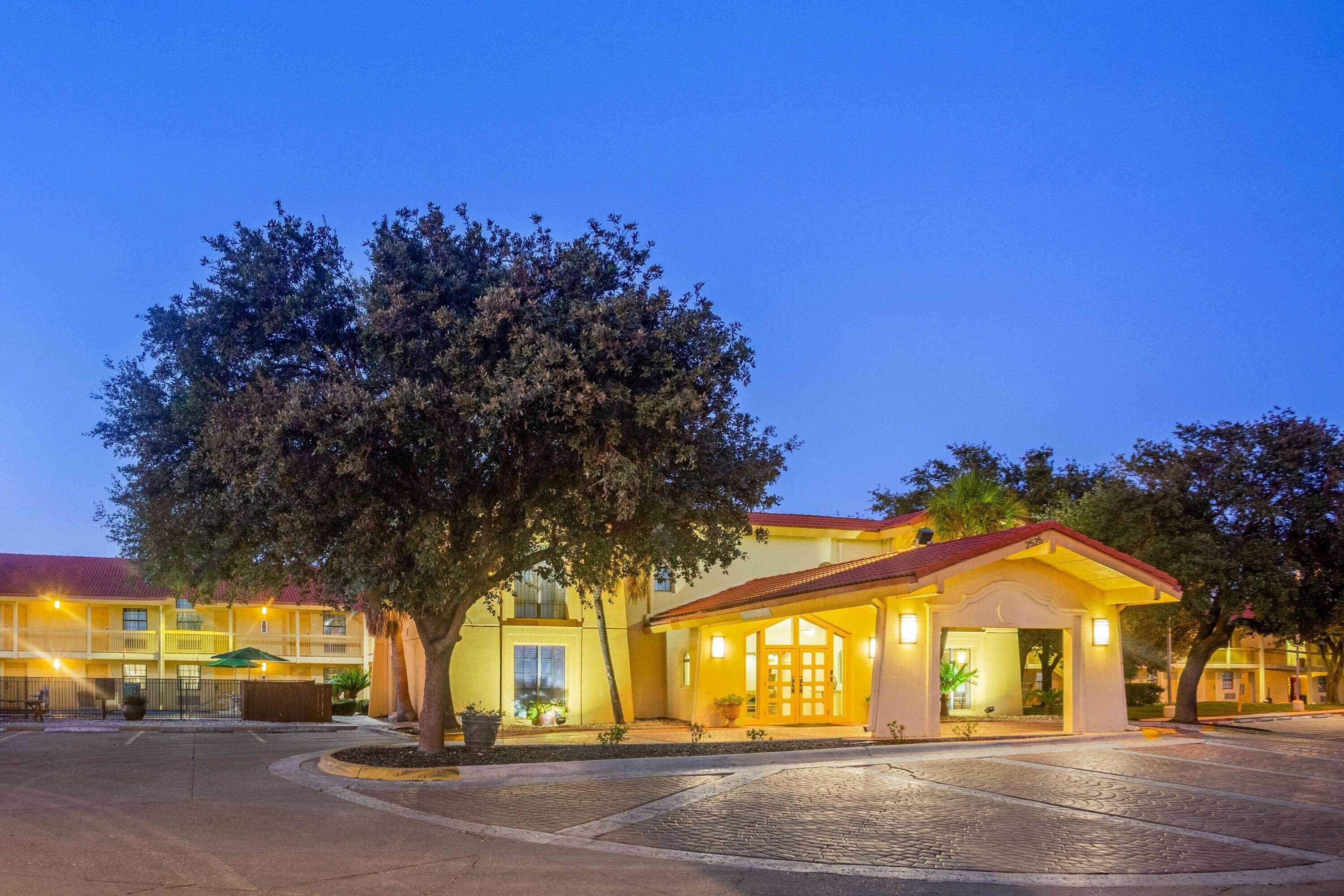 Super 8 By Wyndham Hotel 3*
