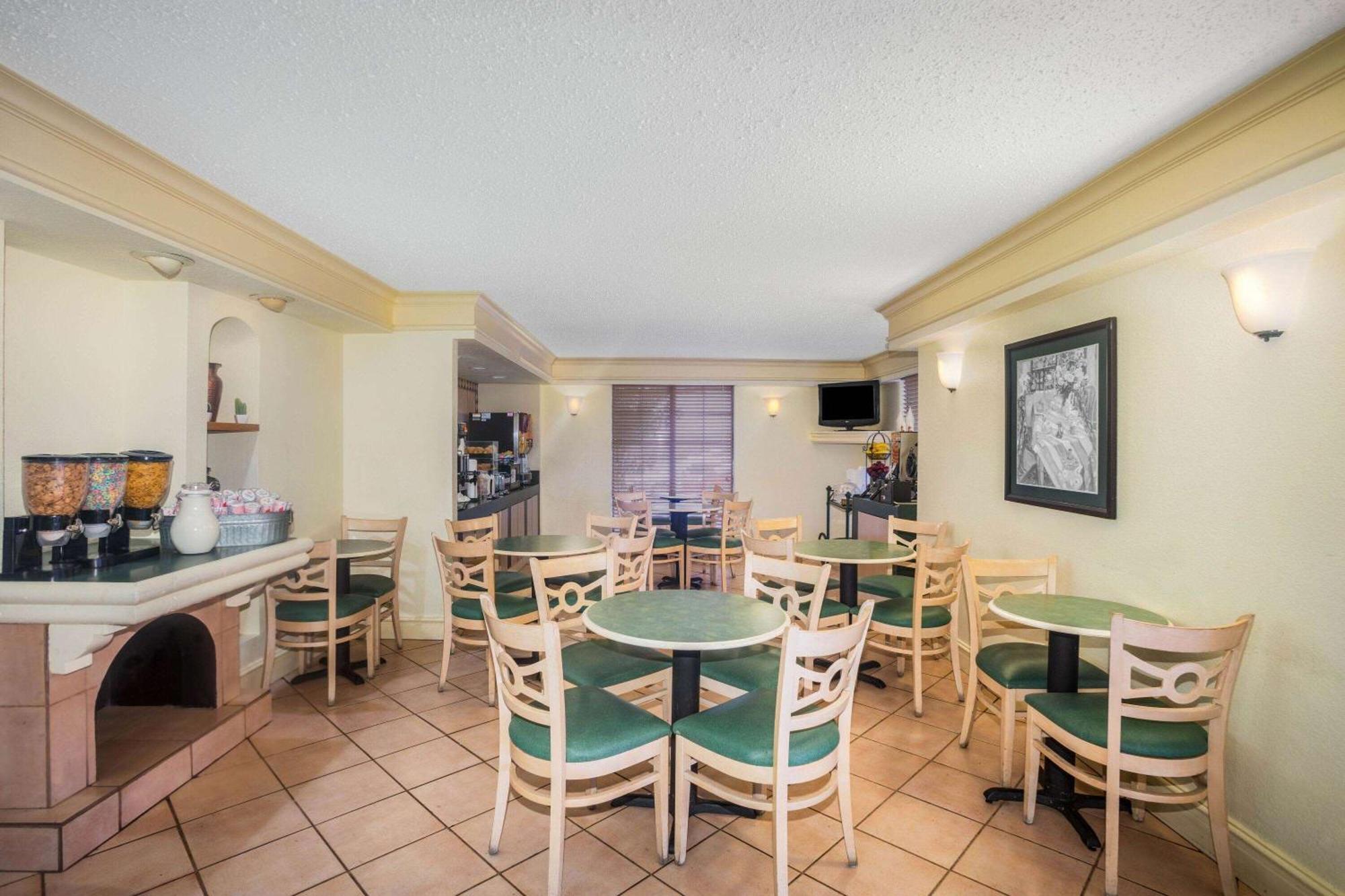 Super 8 By Wyndham