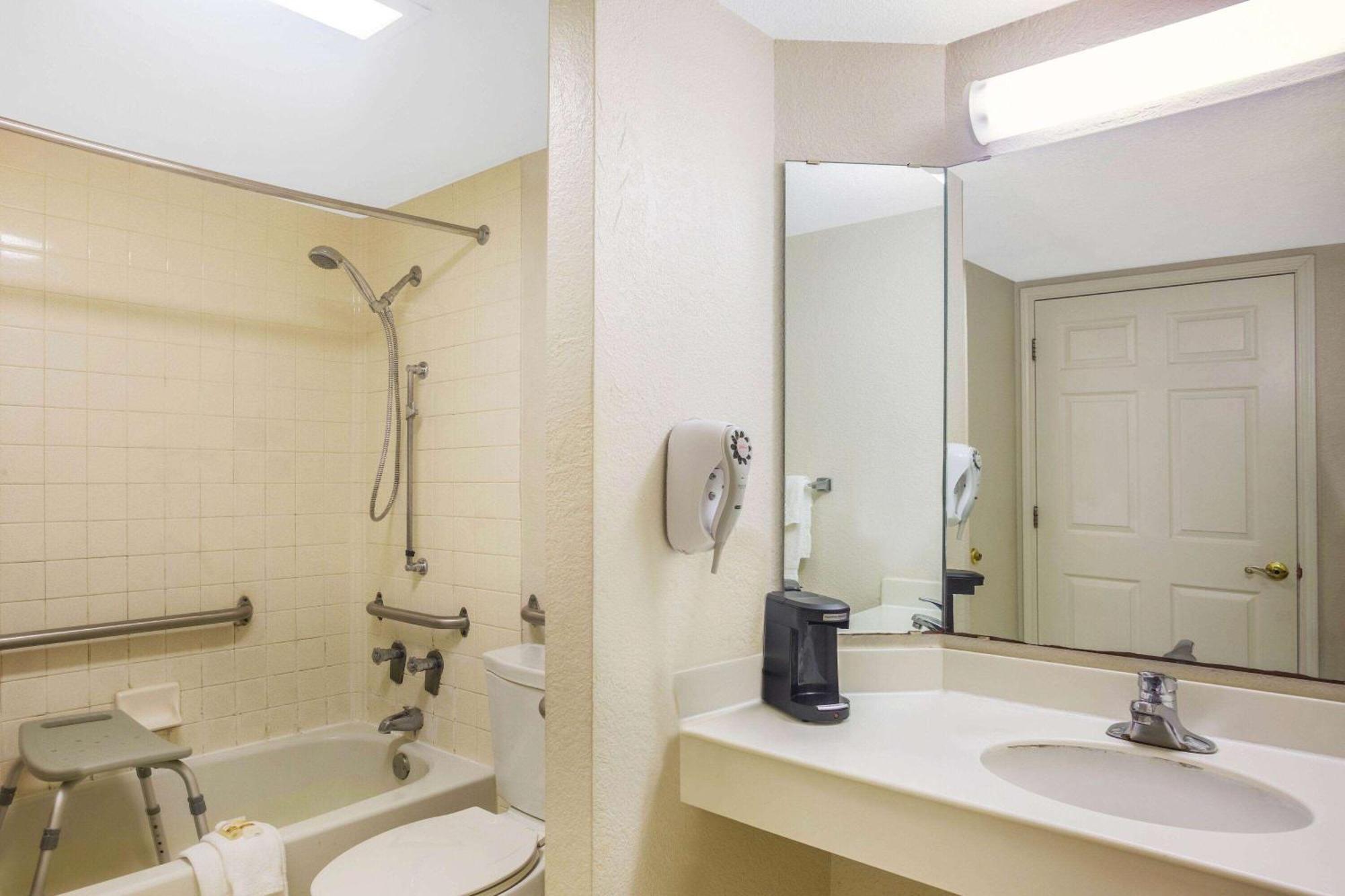 Super 8 By Wyndham 3*