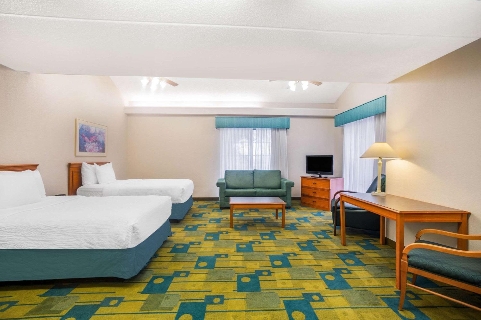Hotel Super 8 By Wyndham Eagle Pass