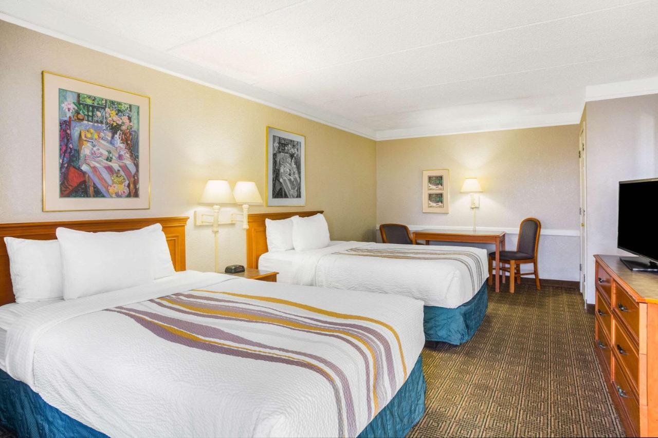 Super 8 By Wyndham Hotel Eagle Pass