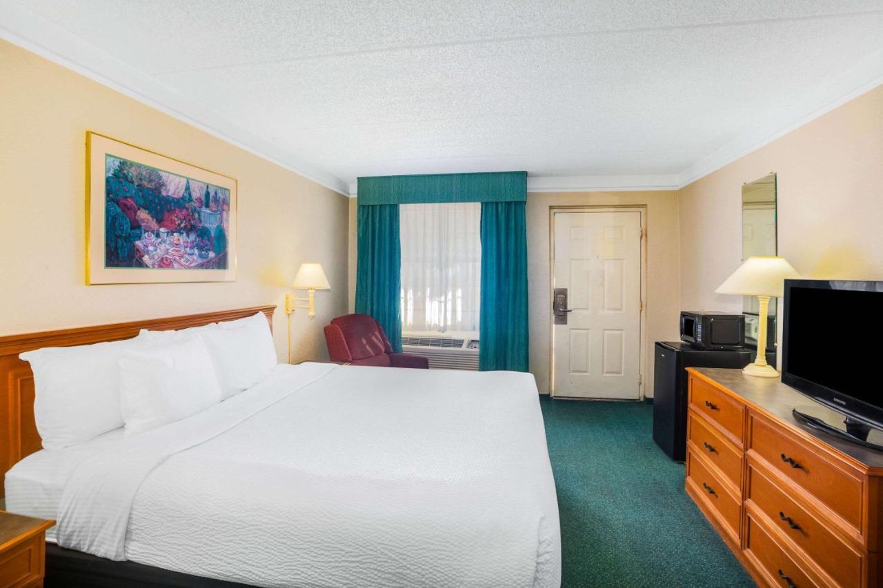 Hotel Super 8 By Wyndham 3*