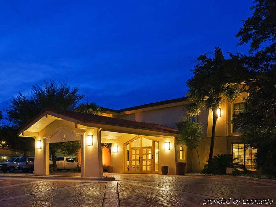 Super 8 By Wyndham Hotel 3*