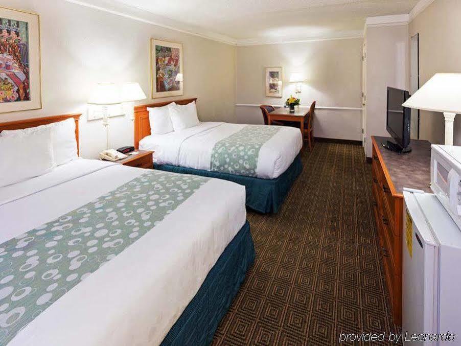 Super 8 By Wyndham Hotel Eagle Pass