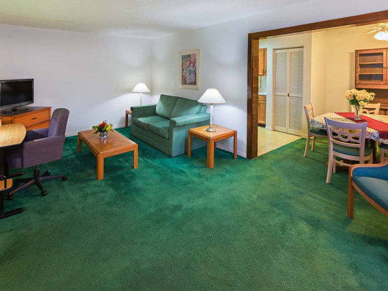Super 8 By Wyndham Hotel